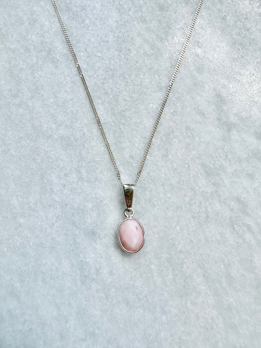 Zierlicher rosa Opal Silber Anhänger