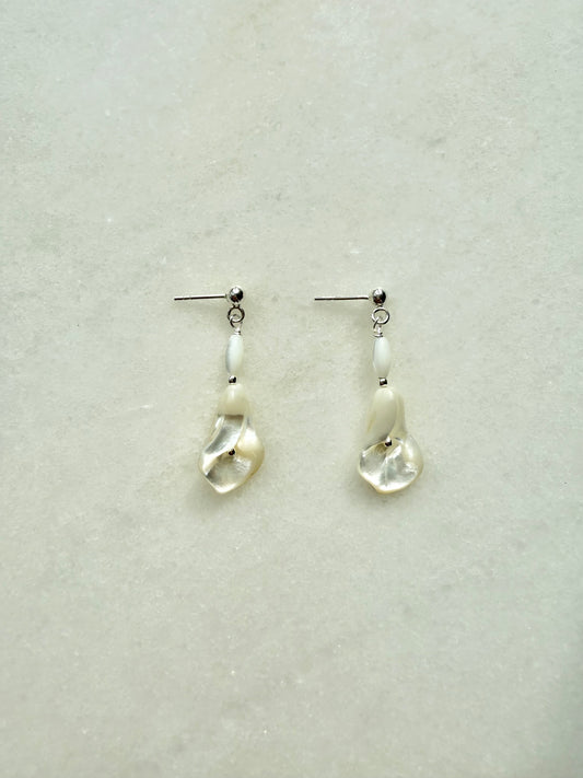 Thrumpet Bloom Earrings