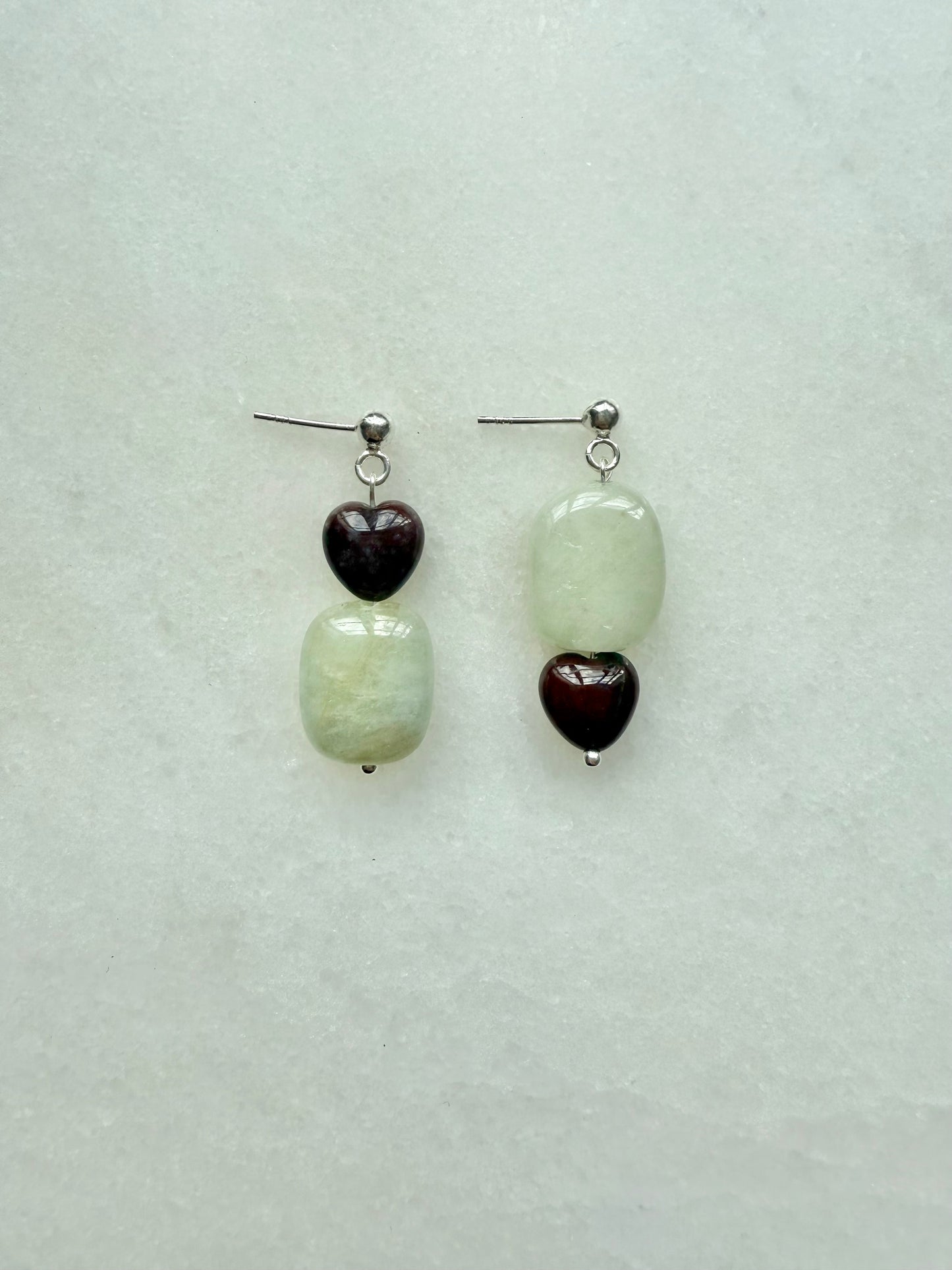 Boucles d'oreilles pendantes en argent et perles Biwa