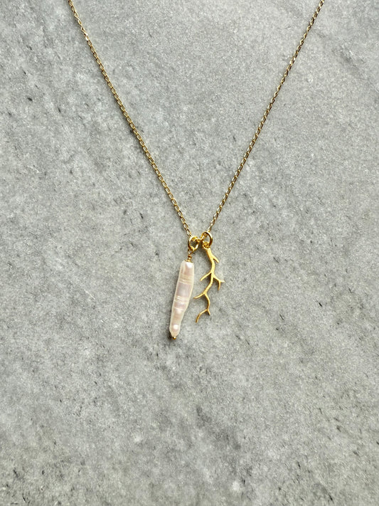 Elegant artisan gold necklace inspired by the sea