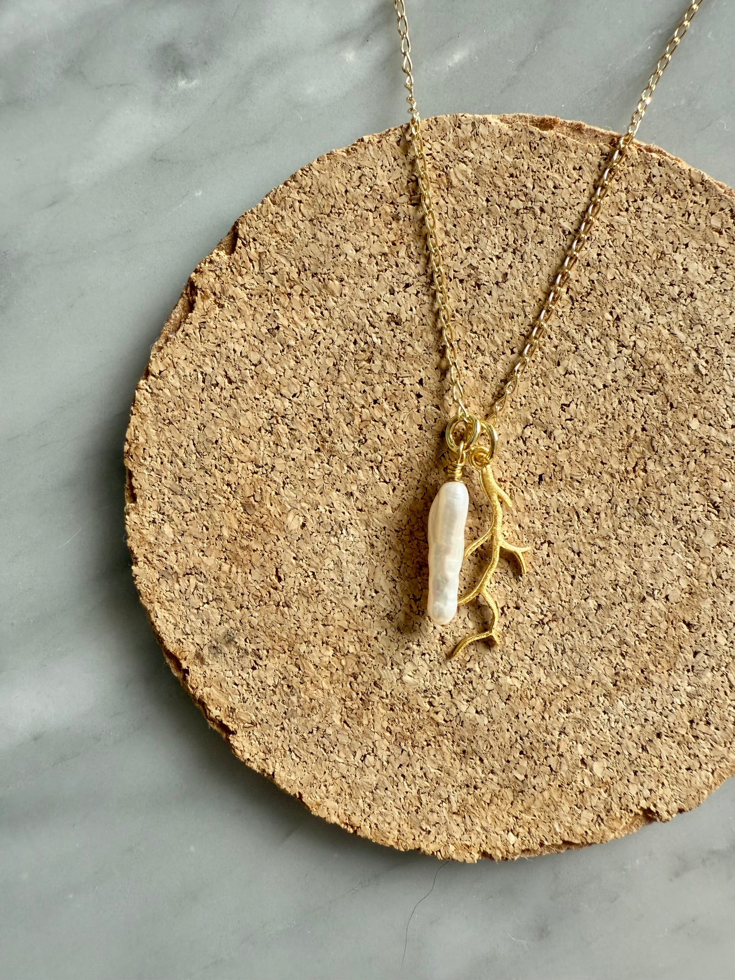 Coastal inspired gold and pearl pendant necklace