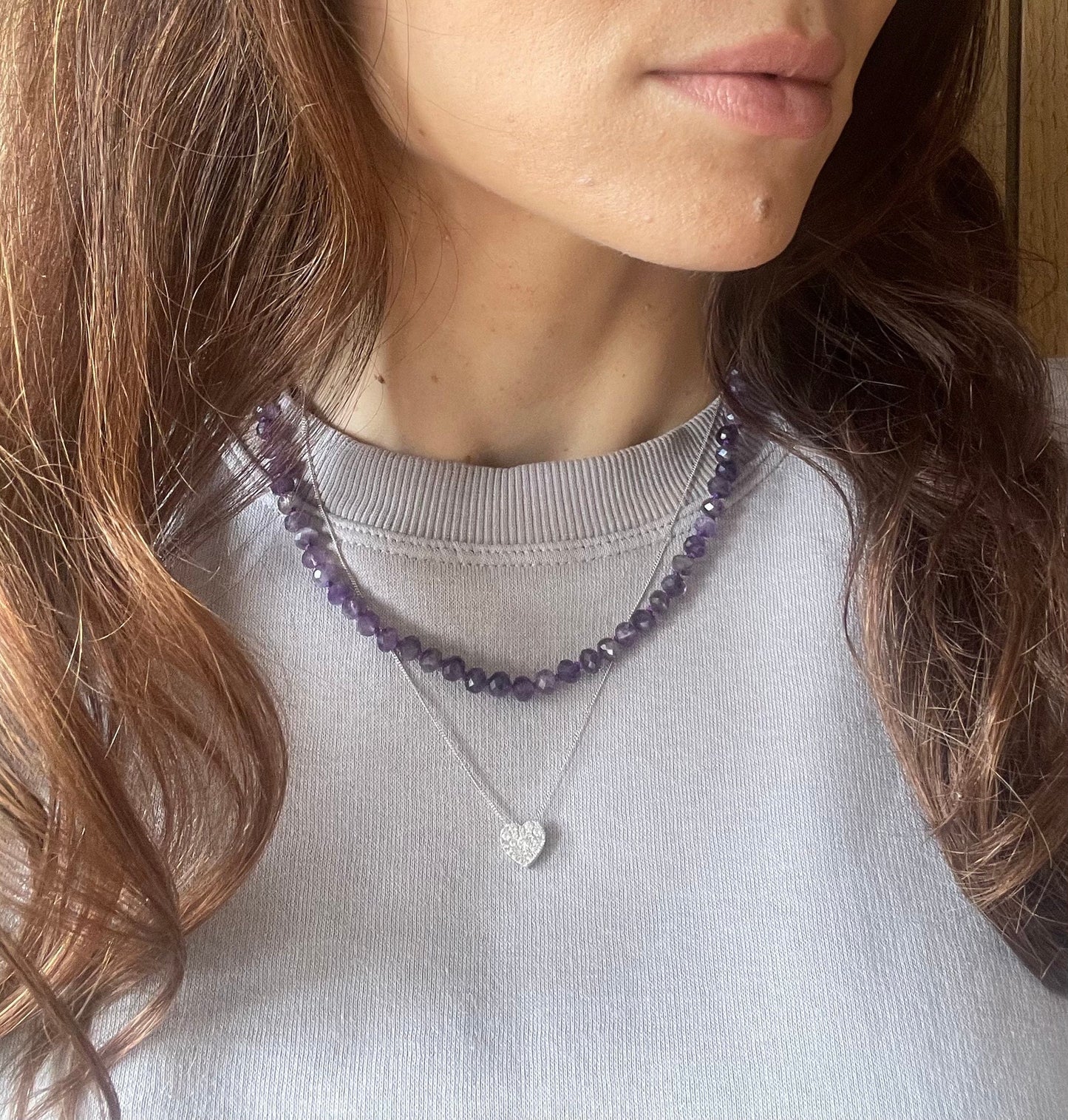 Collier de protection noué en soie améthyste