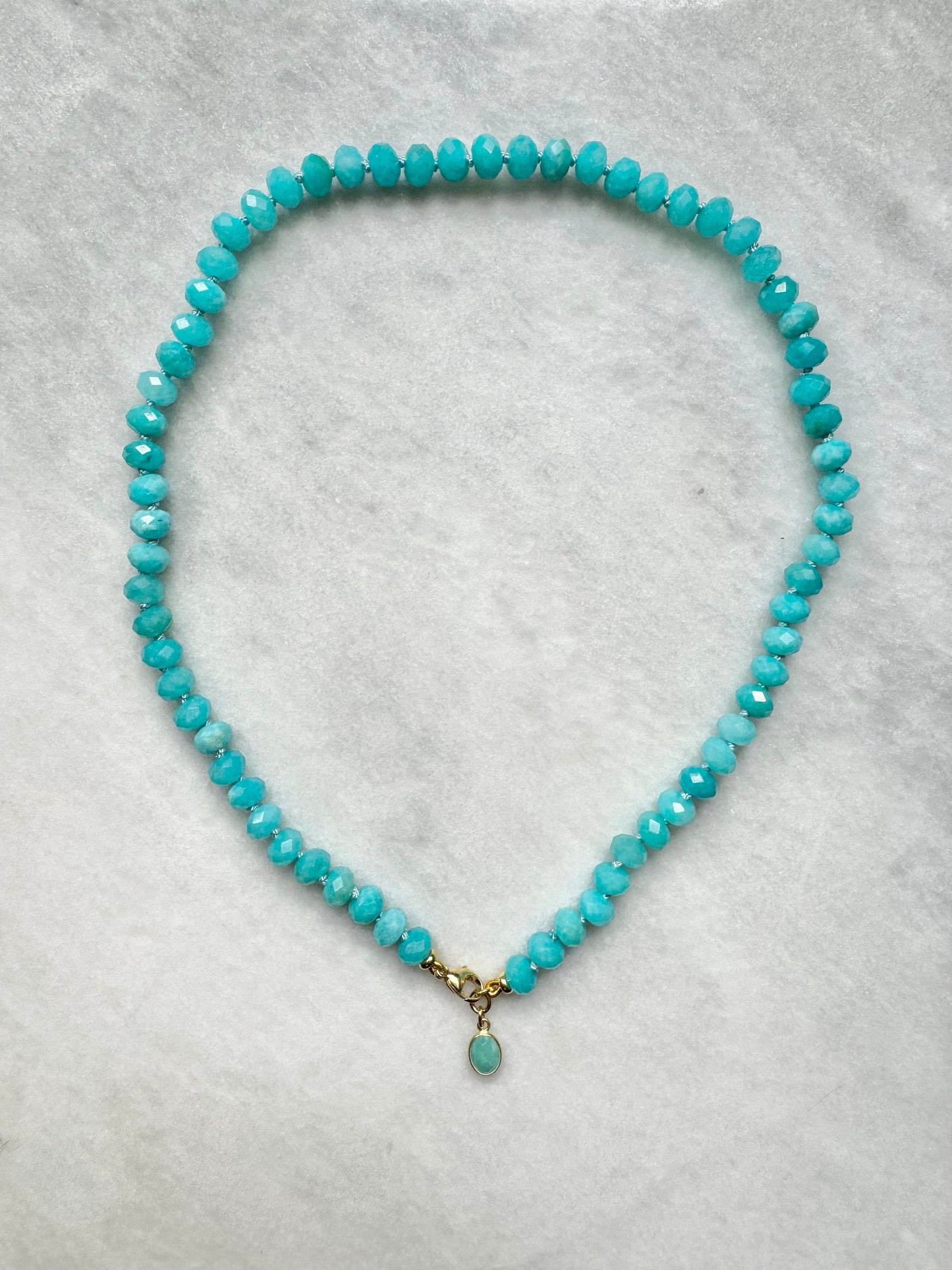 Collier noué en soie amazonite