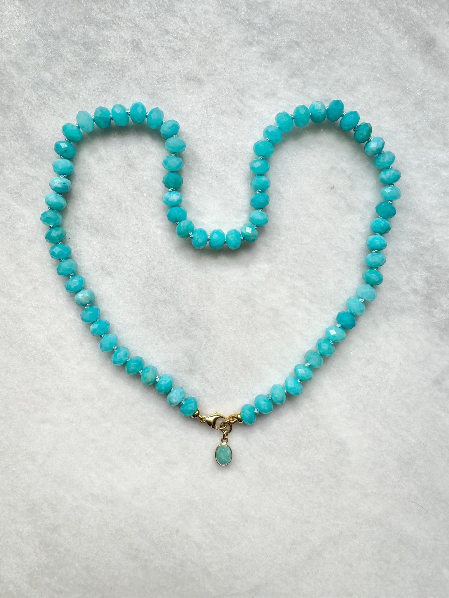 Collier noué en soie amazonite