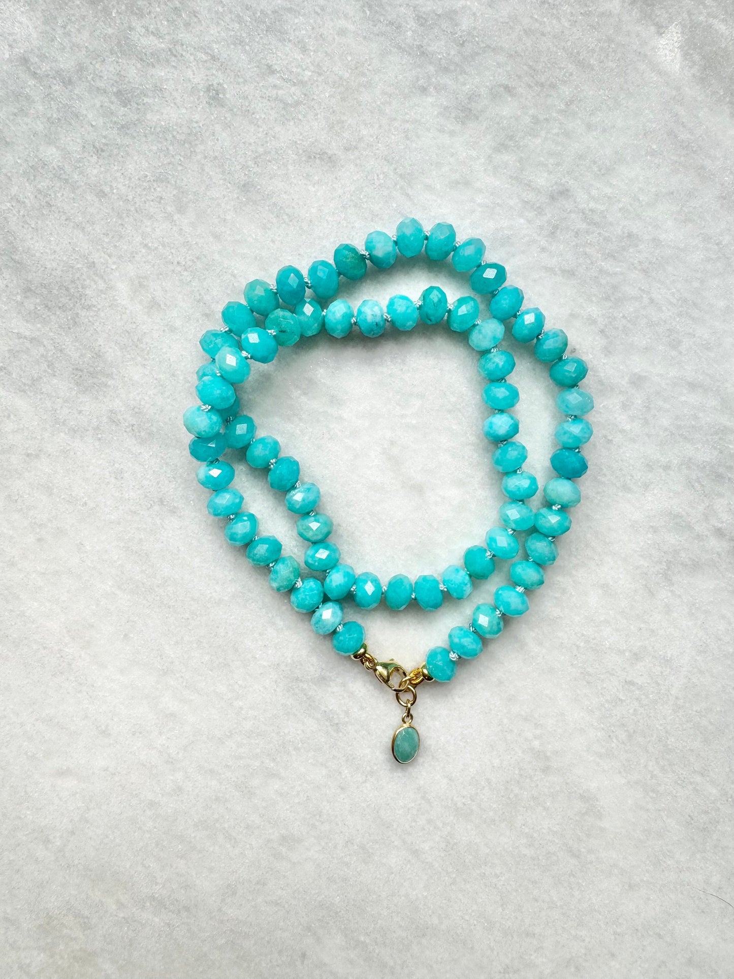 Collier noué en soie amazonite