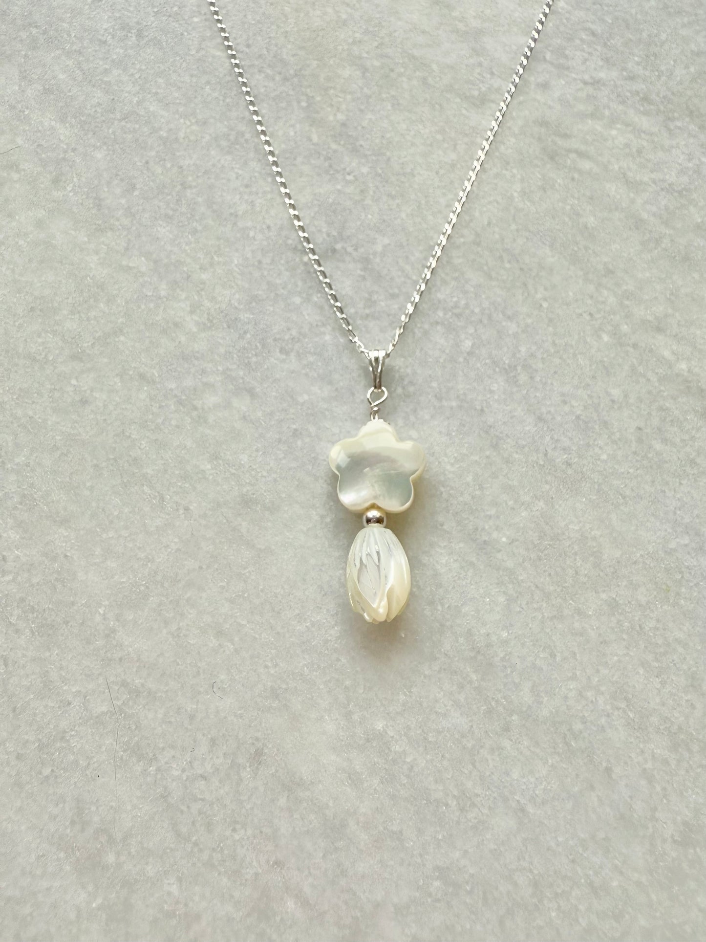 Mother of Pearl Silver Pendant Necklace