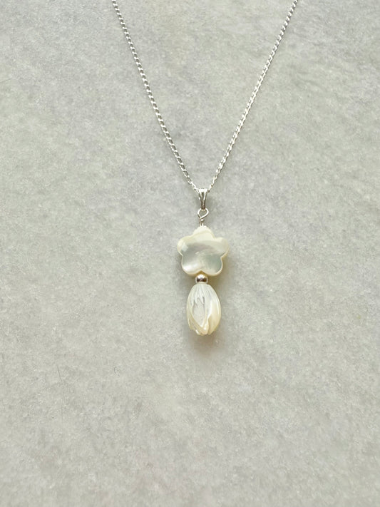 Mother of Pearl Silver Pendant Necklace