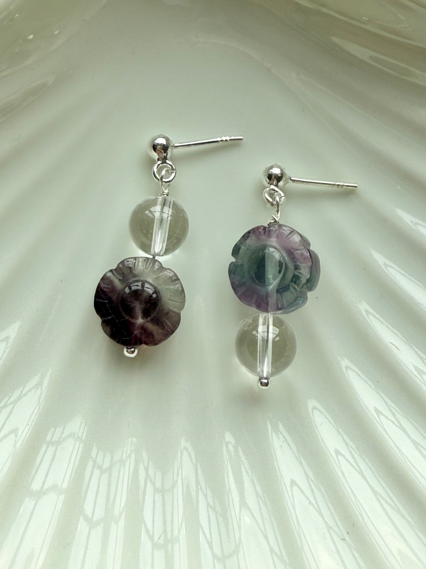 Boucles d'oreilles pendantes en argent et perles Biwa