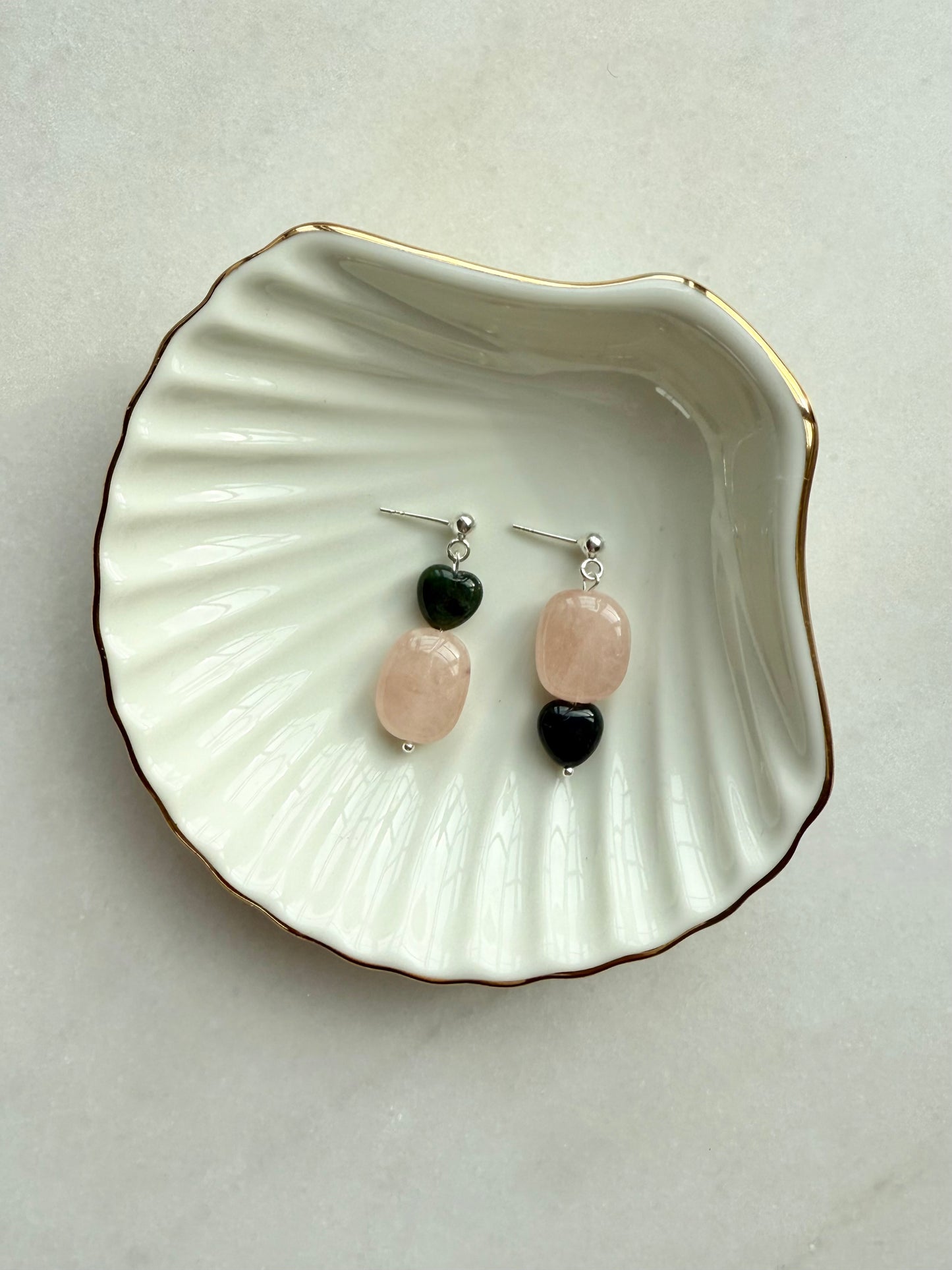 Boucles d'oreilles pendantes en argent et perles Biwa