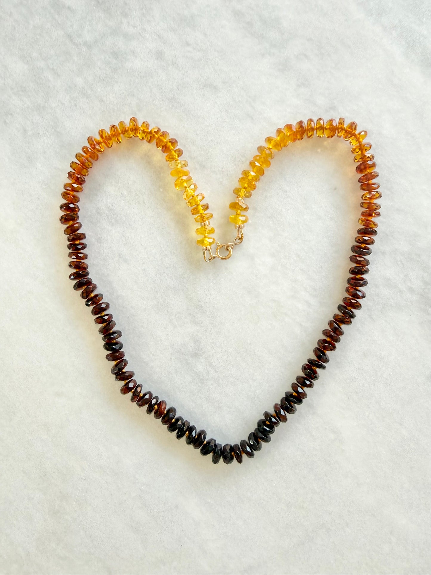 Klobige Citrin-Seidenkette mit Knoten