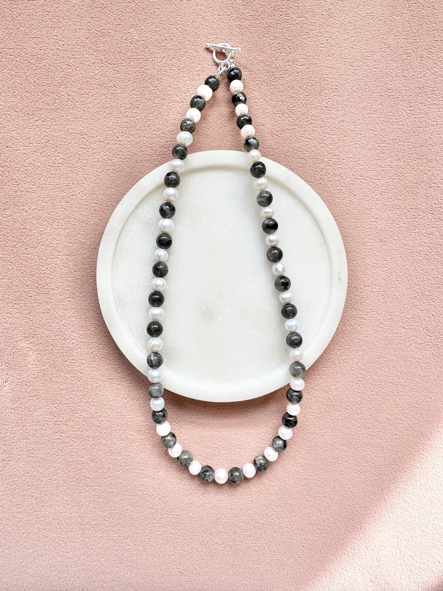 Black & White Pearl Gemstone Necklace