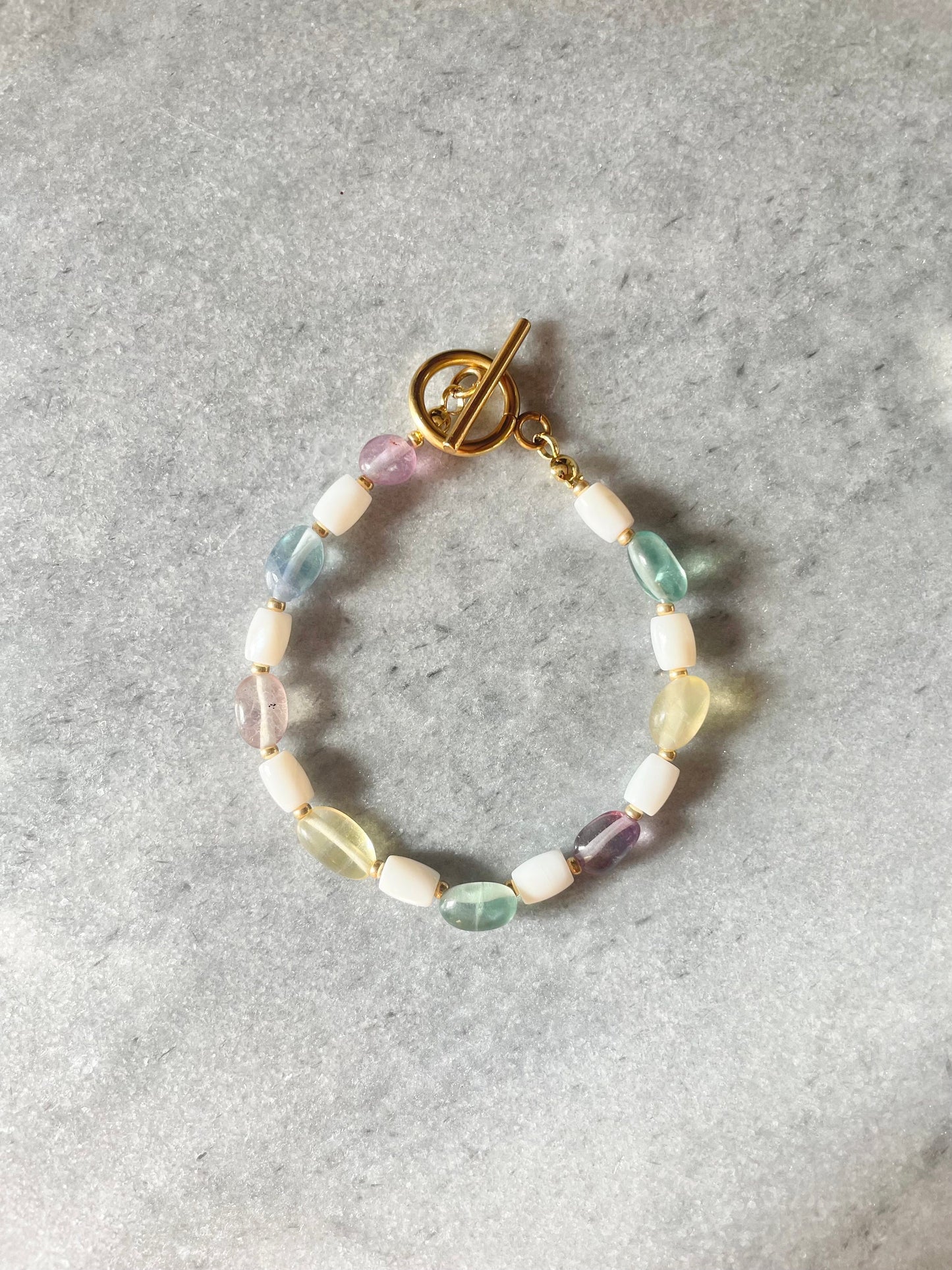Bracelet de bonbons en fluorite arc-en-ciel